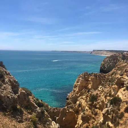 Δωμάτια σε οικογενειακή κατοικία Lagos